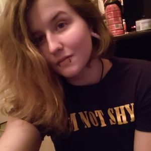 Meet your Posher, Crystal